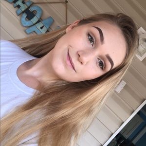 Meet your Posher, Michaela